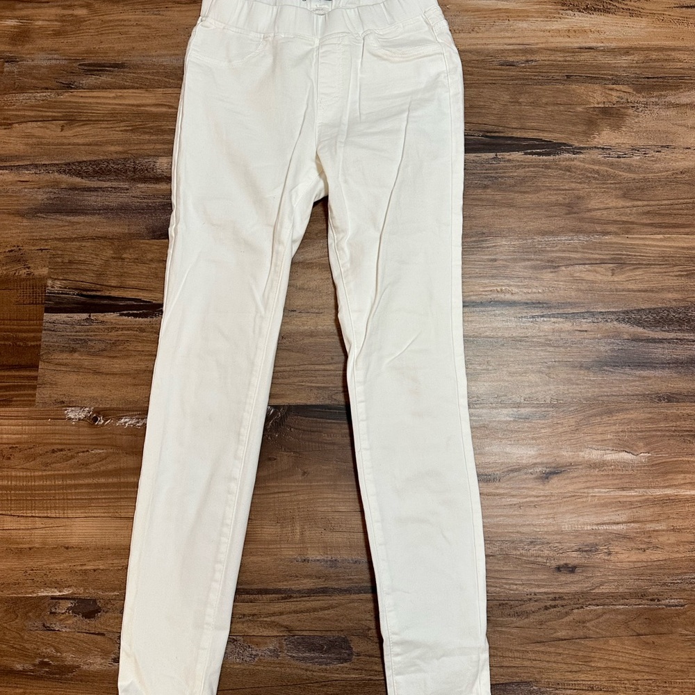 Two pair of skinny jeggings